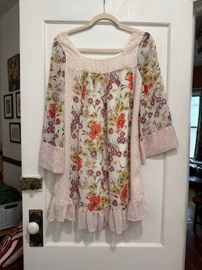 Floral Puff-Sleeve Ruffle Tunic - Cream with Coral and Purple Flowers